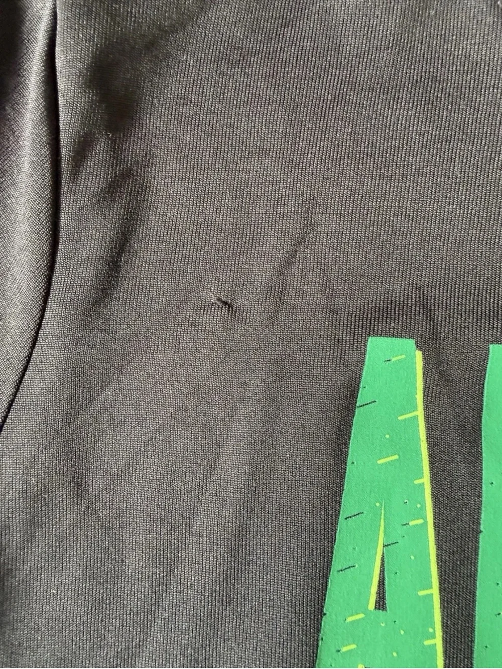 Under Armour HeatGear Boy’s S Loose Fit Long Sleeve Graphic Top Black Green